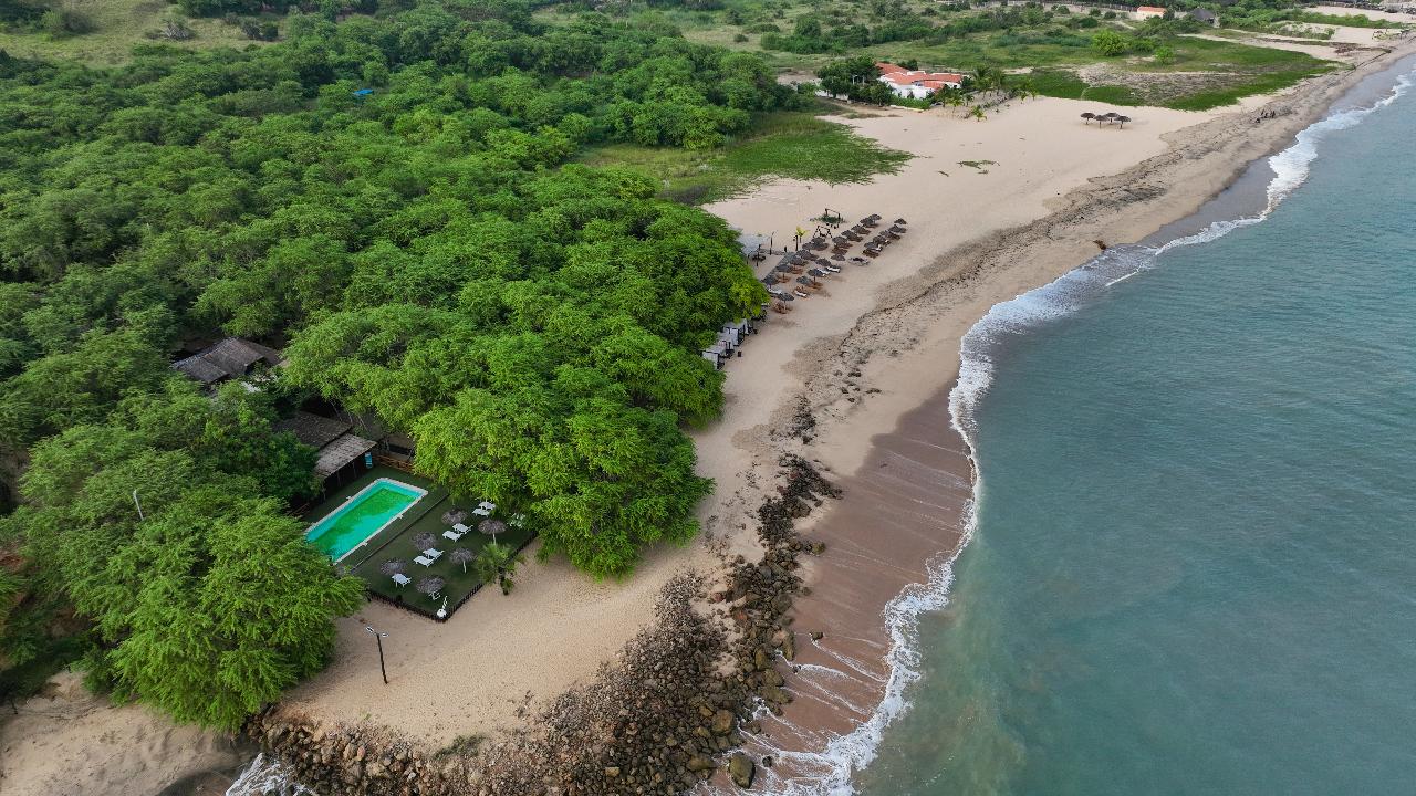 Dia de praia em Cabo Ledo | Um paraíso tropical